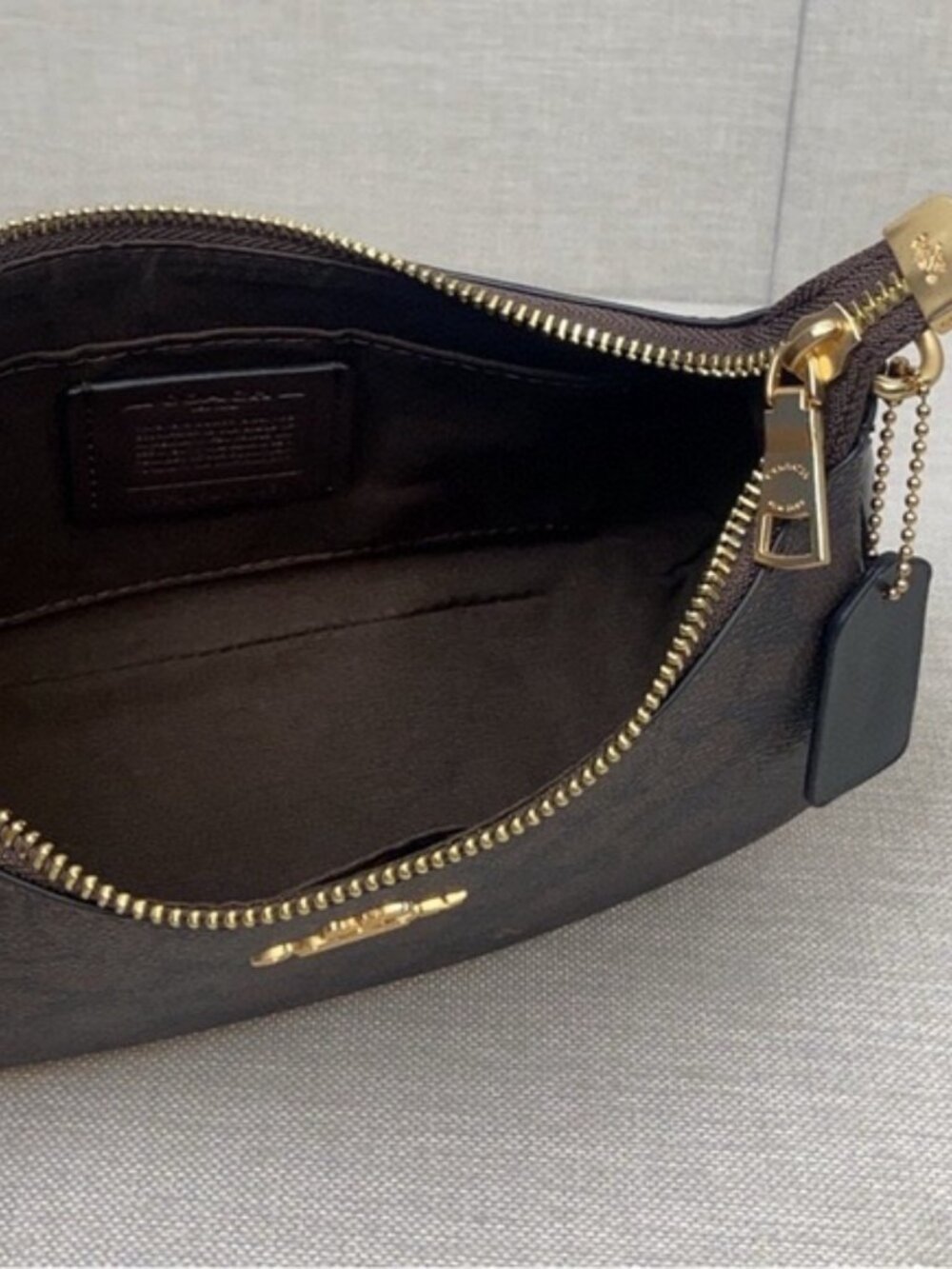 coach Teri Shoulder Bag In Signature Canvas - Picture 6 of 7